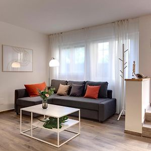 Rachel Apartment By Mamo Florence